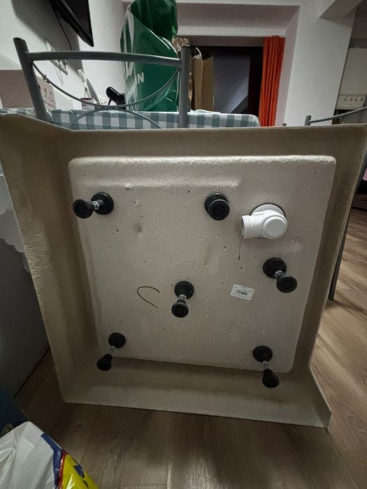 Cadita cabina dus