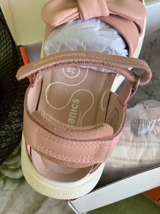 Чисто НОВИ детски сандали