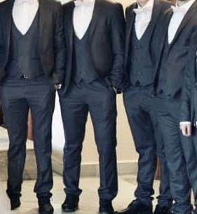 Мъжки официален костюм