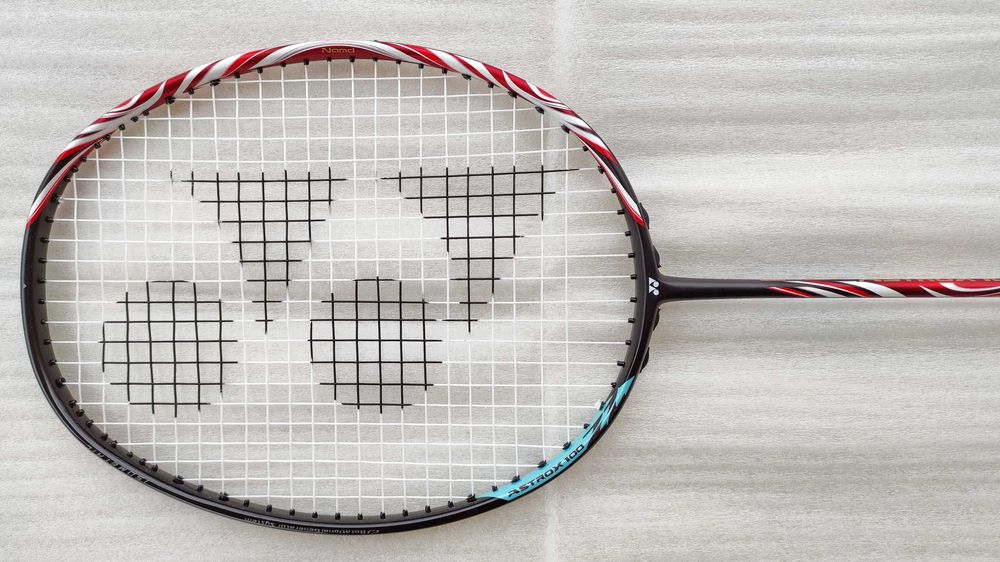 Yonex Astrox 100ZZ  ракета за бадминтон