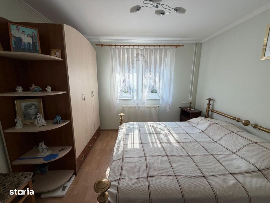 Apartament 4 camere. etj 2,  Radauti