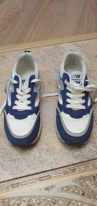 Кроссовки почти новые