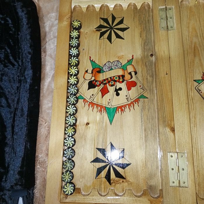 Нарда ёгочдан жуда ажоиб ишланган