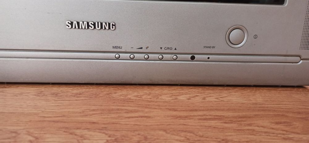 Телевизор Samsung Plano CZ-21M63N