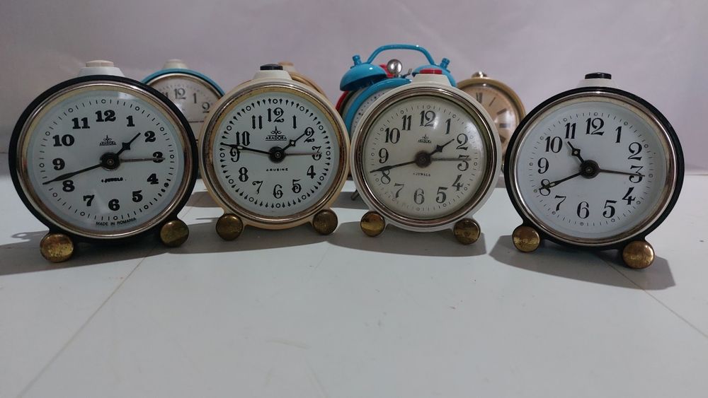ceas de masă Aradora și Victoria Arad