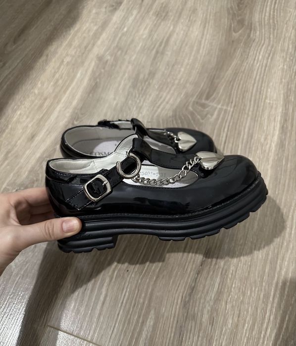 Туфли для девочки бренд Cosmo размер 31