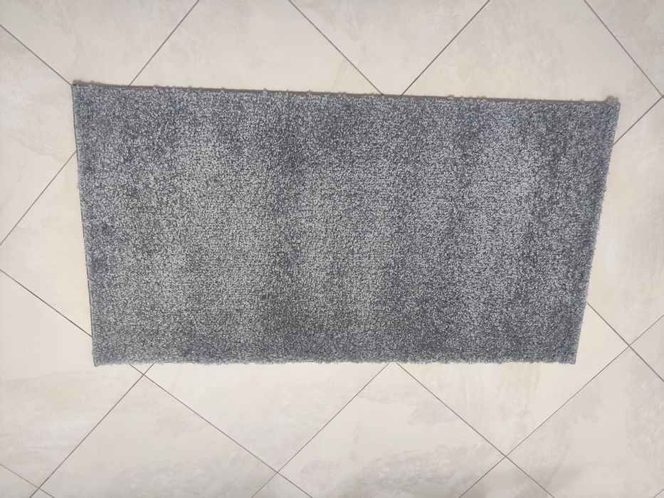 Vând 3 covoare gri deschis 120/70