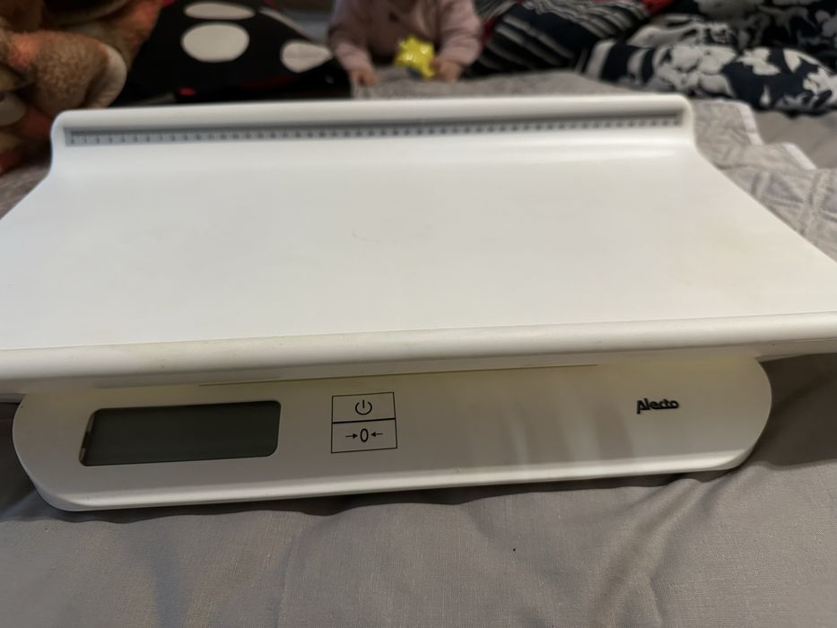 Бебешка везна  Alecto