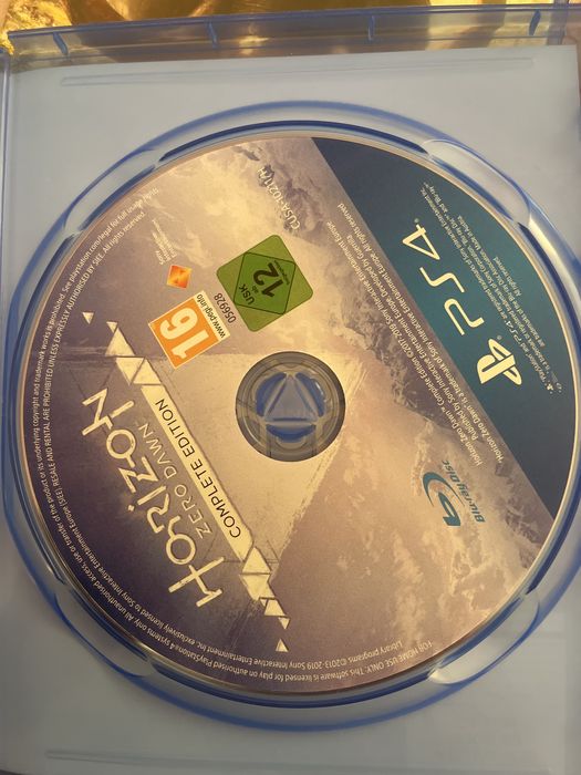 Vând jocuri de PS4,satre foarte bună