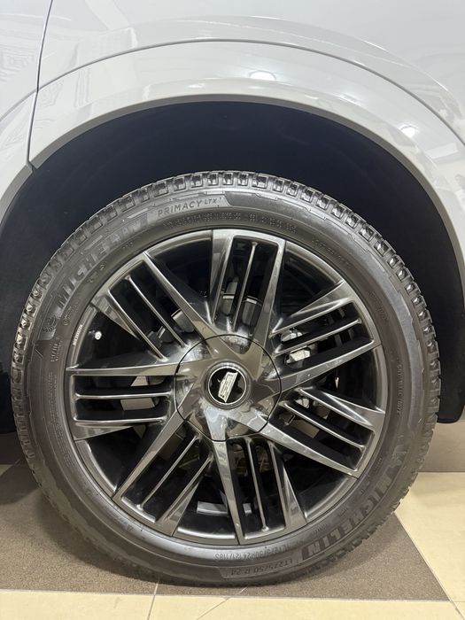 Cadillac Escalade IQ Sport 2