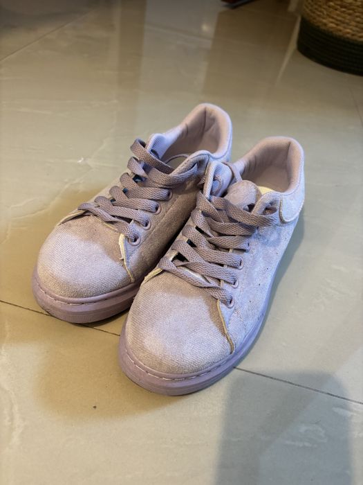 Adidasi dama cu sireturi