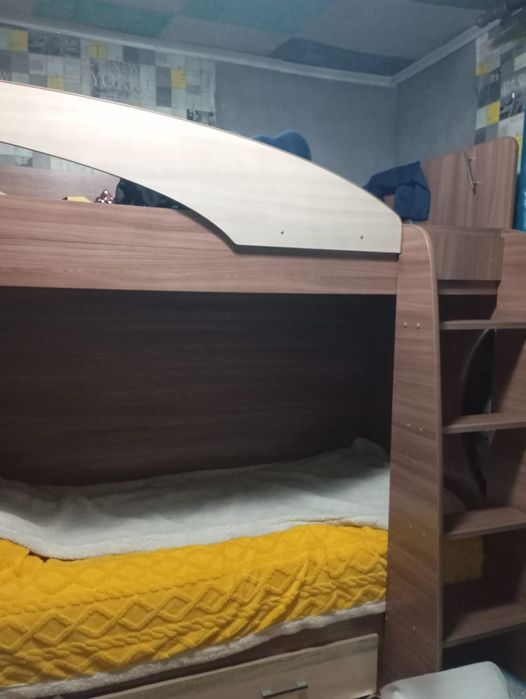 Продам кровать 2х без матраса