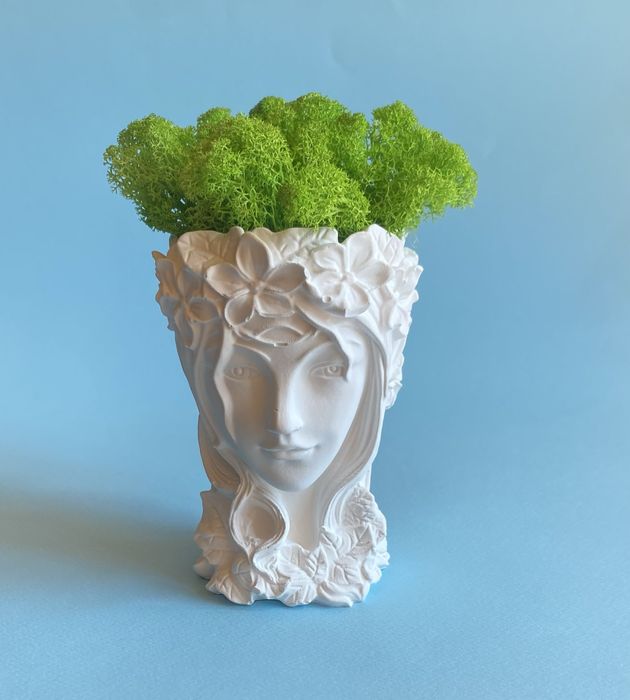 Керамична ваза със сапунени цветя и скандинавски мъх