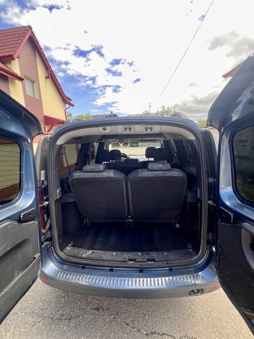 Dacia Logan  7 locuri 2010