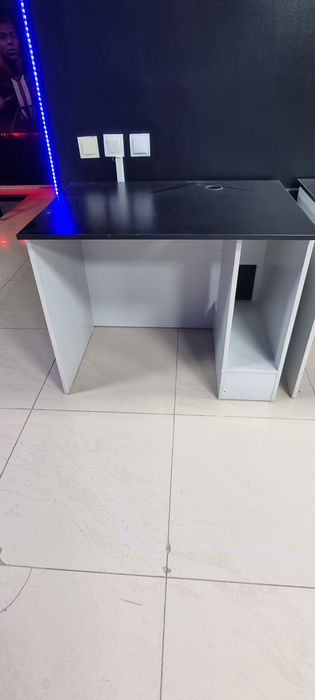 Стол компьютерный