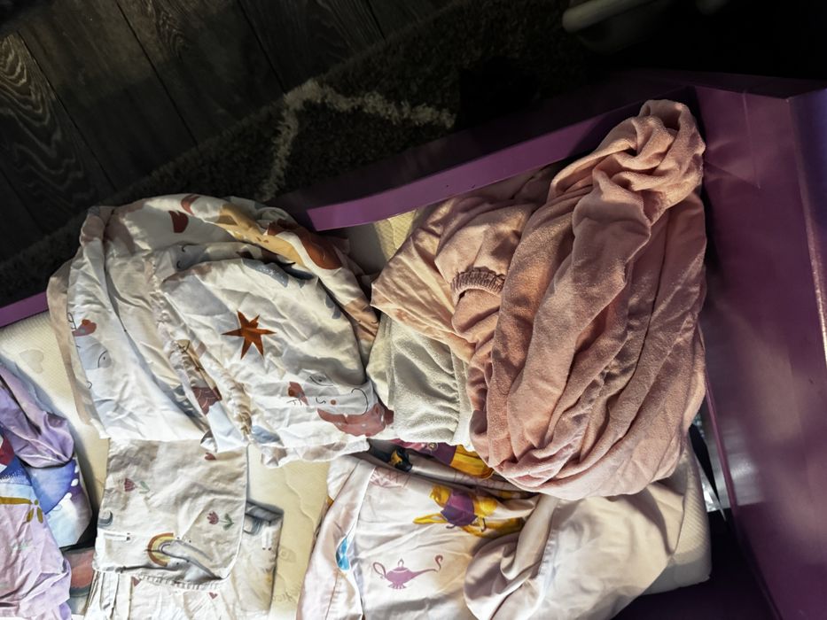 IKEA pat copiSUNDVIK din lemn.+ somiera+ saltea aloe vera+ 4 lenjerii