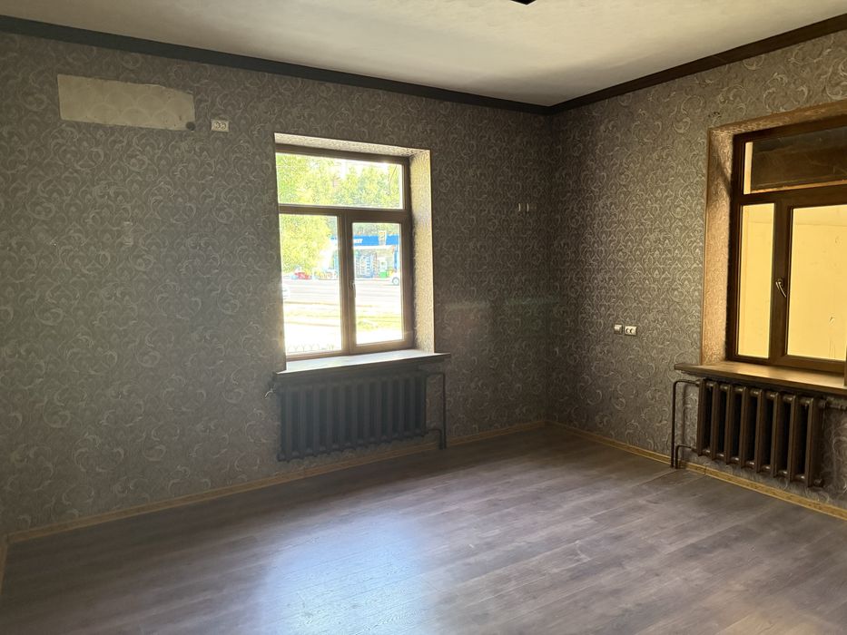 Uchastka hovli ijaraga beriladi 6ta hona 2 ta sanuzel 2 ta oshxona