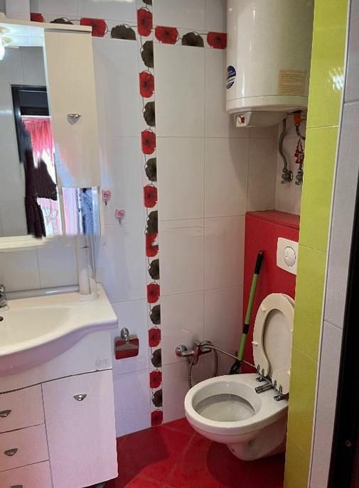 Дава се под наем Двустаен апартамент в София, Зона Б-19 - 75 кв.м за 549 € - Снимка #4