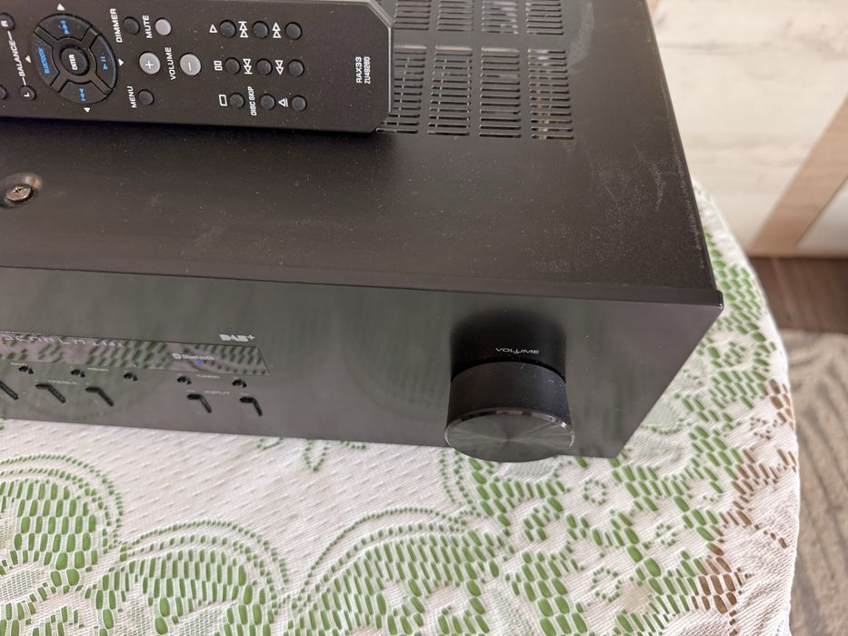 Yamaha R-S202D Bluetooth стерео ресивър