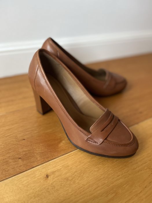 Чисто нови кожени обувки Clarks- 37 номер