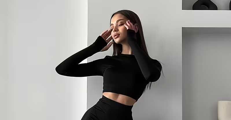 Ново! Стилна къса дамска блуза