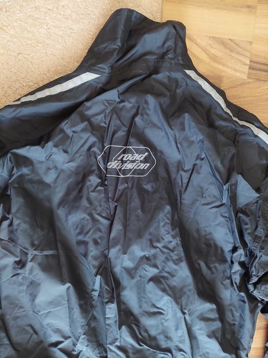 Costum impermeabil,combinezon dintr-o bucata,marime XXL