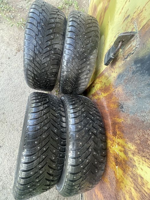Продам зимние шины Nokian
