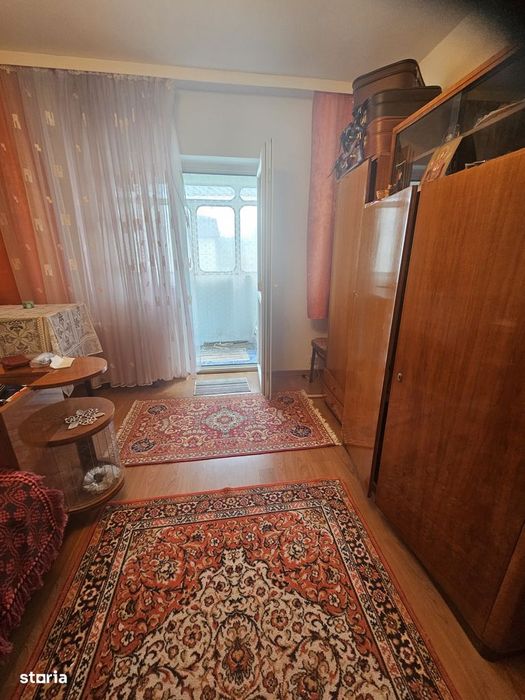 Inchiriez apartament  cu 3 camere G Enescu