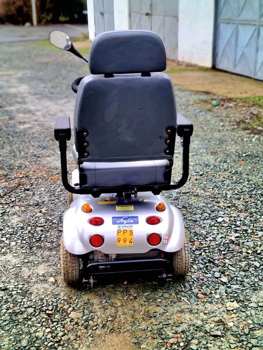 Scuter Carut electric pentru persoane cu dizabilități sau handicap