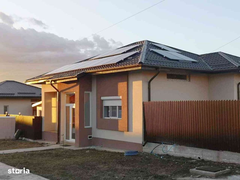 Simnicu de Sus, Floresti- Casa "Parter"- 3 camere, baie, bucatarie.