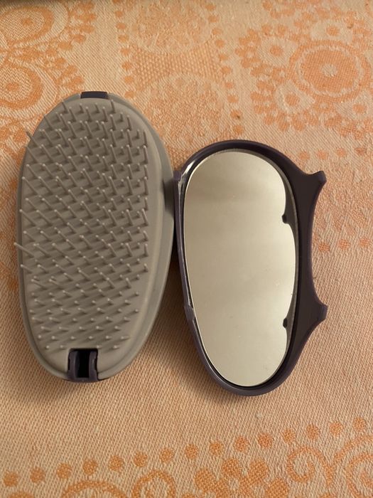 Четки за коса нови