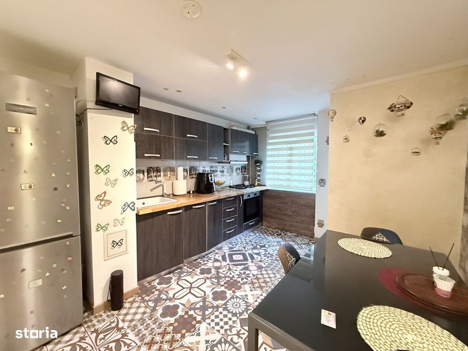 Apartament 3 camere renovat, Centrala proprie- Parc, scoli si stb