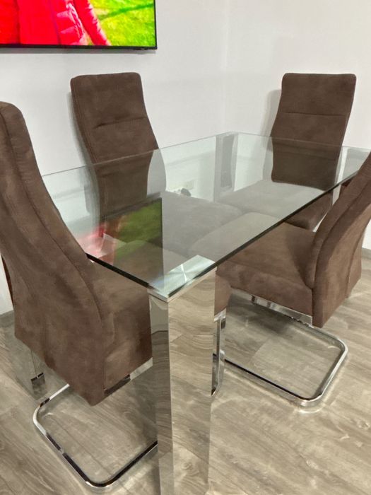 Vând masă și scaune Mobexpert!