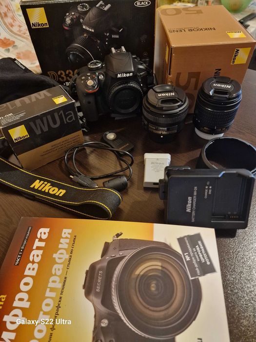 Като нов! Комплект Nikon D3300 на само 1821 кадъра + 2 обектива, статив, чанта и аксесоари.