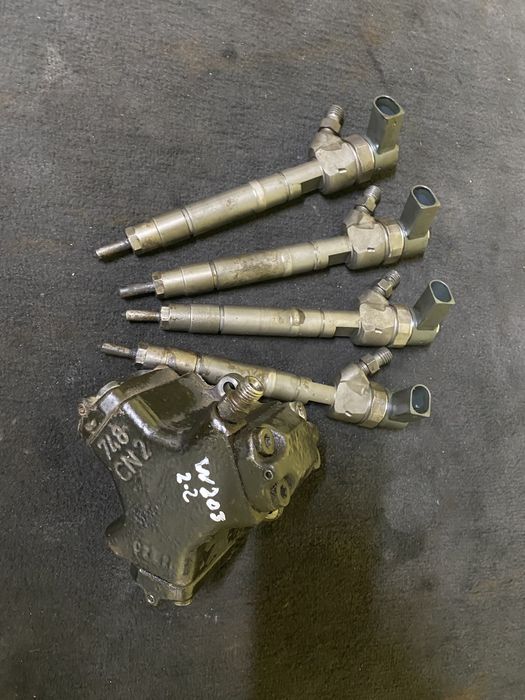 Injectoare Pompa Înalte Mercedes 2.2CDI Euro3 Pret 2000lei setul