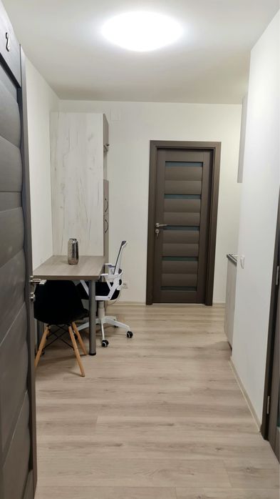 Studio la curte, recent renovat, metrou Stefan Cel Mare