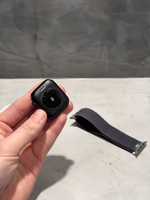 100% батерия! КАТО ЧИСТО НОВ Apple Watch SE 2 gen GPS