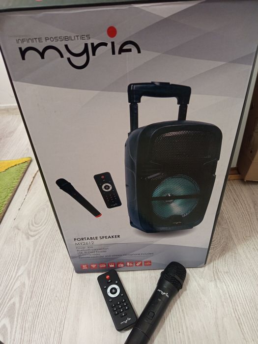 Boxă portabilă  cu bluetooth 
Boxa vine îns