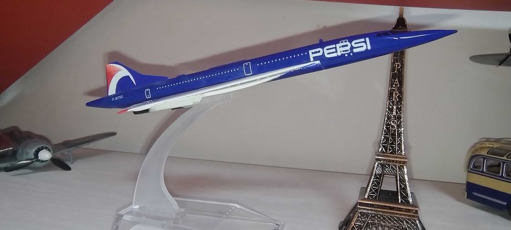 продавам самолети в мащаб 1:72 и 1:144 и 1:200