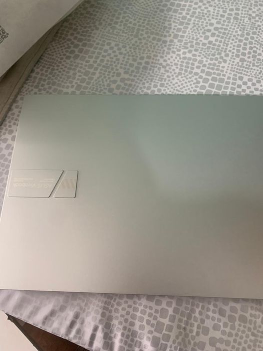 Продам ноутбук  новый