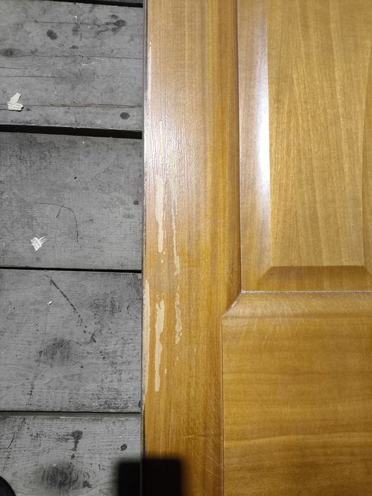 Дверь деревянная