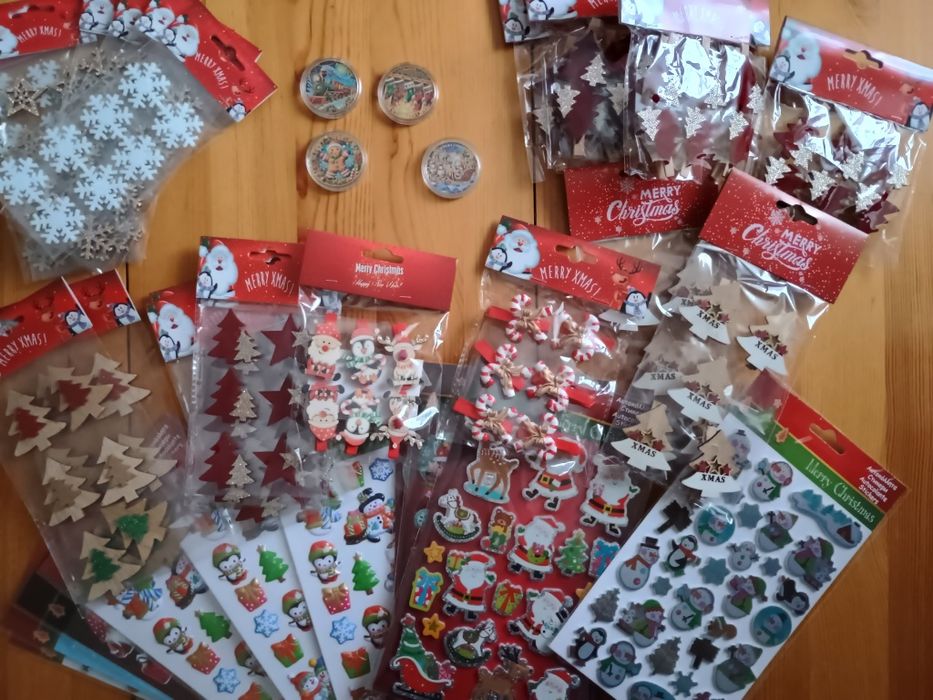 Коледни стикери и монети