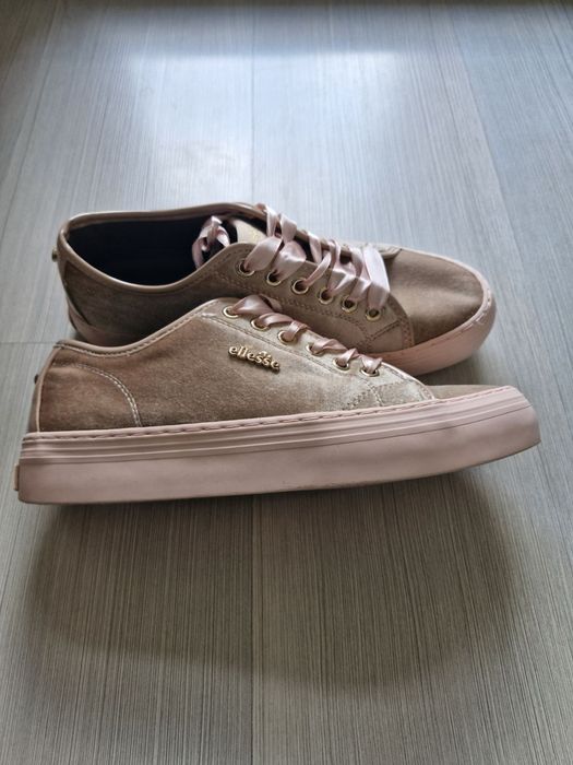 Дамски обувки кецове