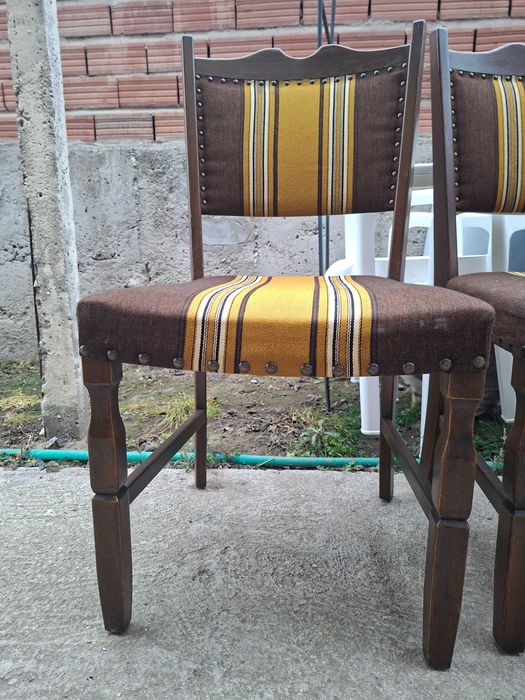 Столове 6 броя..