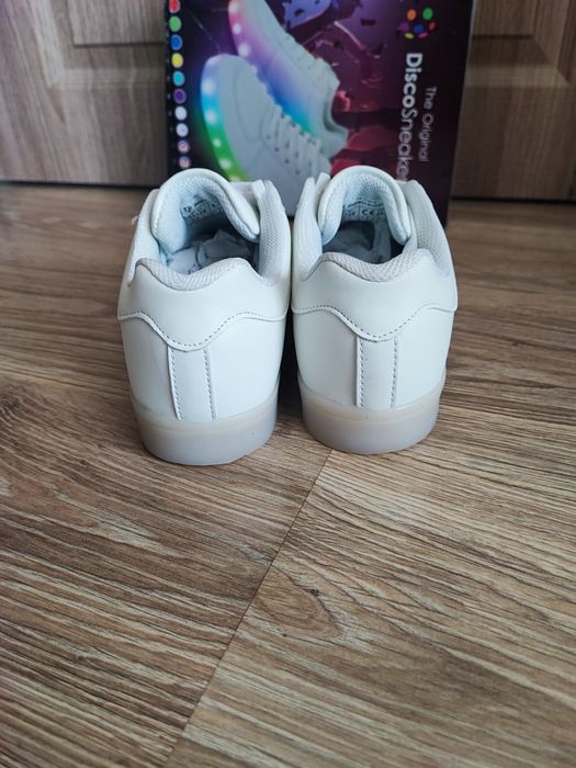 Детски светещи зареждащи се маратонки  36 номер