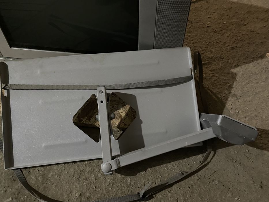 Продам Телевизор 8000 тг