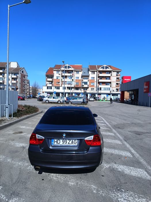 Vând BMW e 90 2 litri benzina !