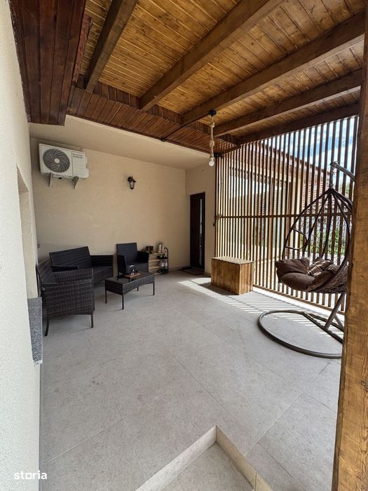 Casa cu 3 dormitoare, Living , Bucatarie, Dining, Caraseu, 15 Km de Sa