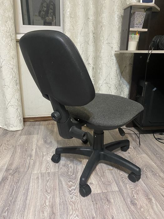 Продам офисное кресло