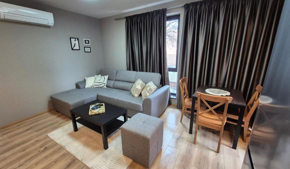 Двустаен апартамент под наем 560 евро